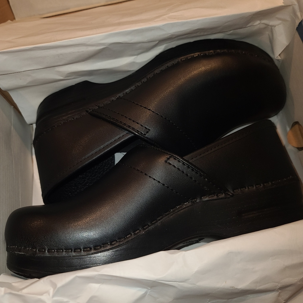 Dansko Black Loafers Slip-Ons with Seamless Upper